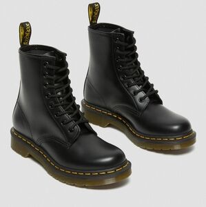 Dr Martens Black Combat Boots Women's 1460 Leather Lace Up Size 8 Doc Martens